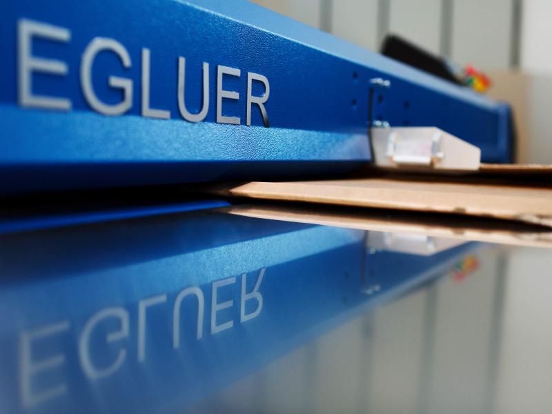 Machine for the gluing of boxes E-gluer
